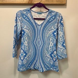 3/4 Sleeve stretchy designer top. Size Med